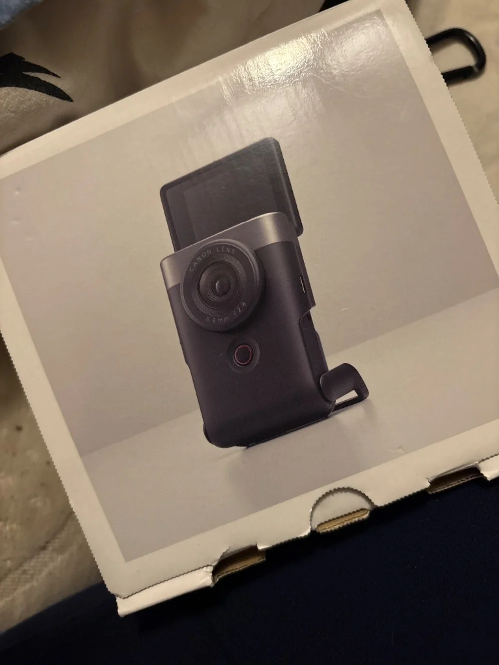 Canon powershot V10